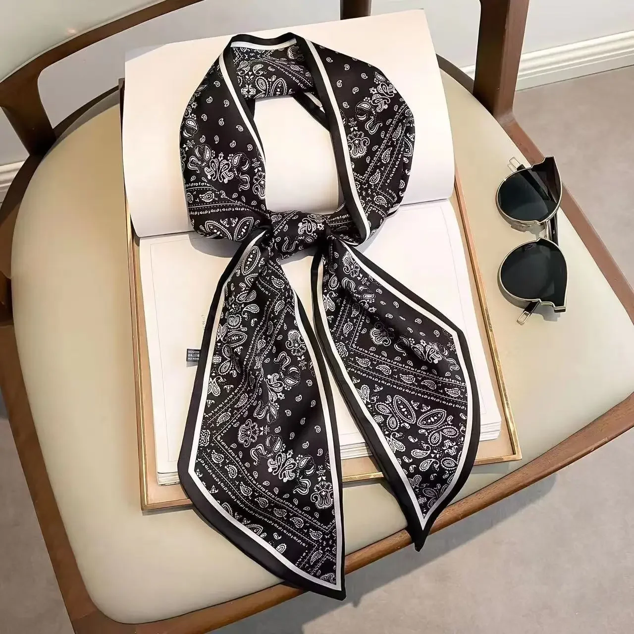 Design Print Skinny Scarf Plai - огляд і ціна Women Bags Brands